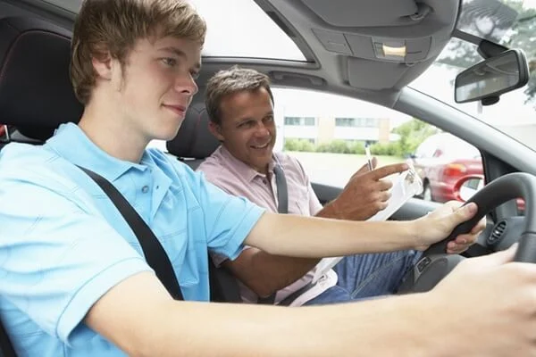 What Is The Smart Way To Prepare For Your First Driving Lessons